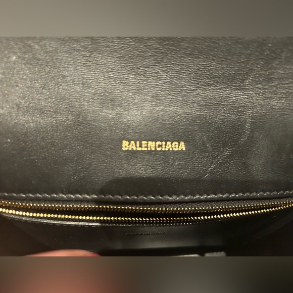 BALENCIAGA
Women's Downtown Xs Shoulder Bag Crocodile Embossed in Black - Picture 5 of 10